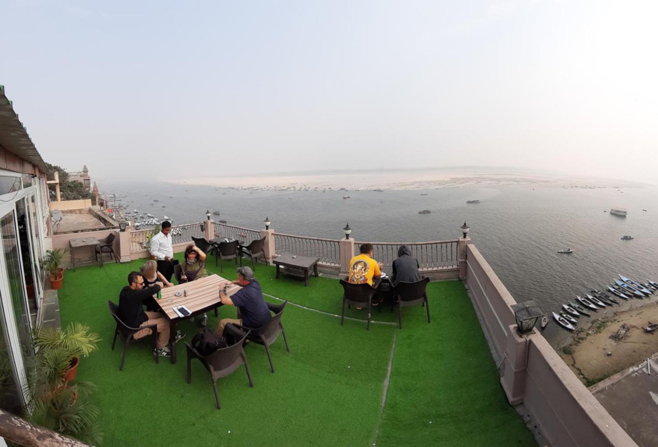 Hotel Sita Palace On Heritage Ghats Of Benaras Varanasi Exterior photo